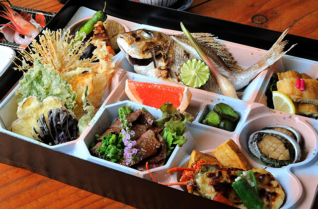 仕出し弁当。