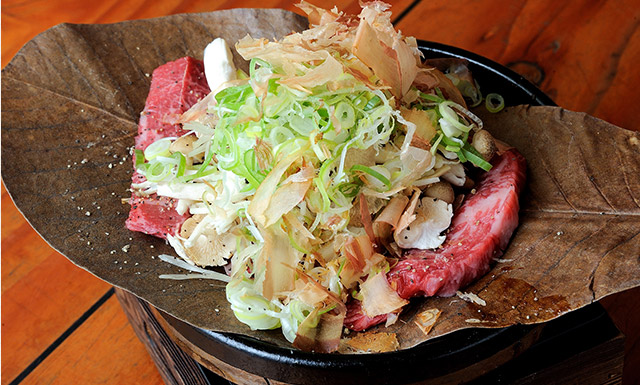 飛騨牛の朴葉味噌焼き
